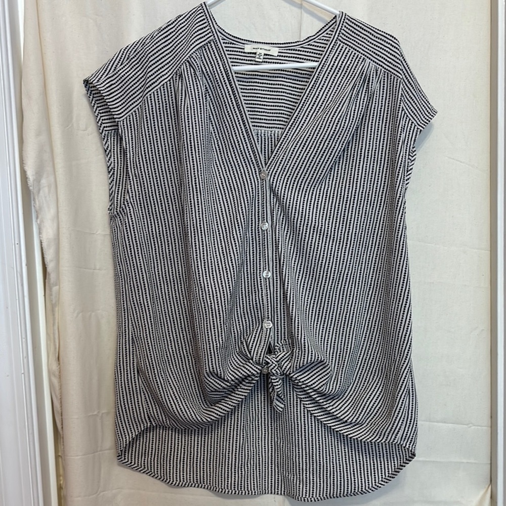 Max Studio Black and White Cap Sleeve Tie Front Blouse